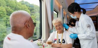 Cina: Delta Star Express parte da Shanghai verso lo Xinjiang (2)
