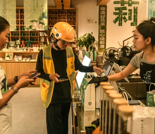 Cina: la tecnologia rende il Guangxi un polo globale dell’industria di tè
