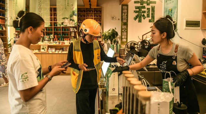 Cina: la tecnologia rende il Guangxi un polo globale dell’industria di tè