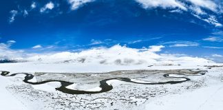 Cina: paesaggio innevato sulla prateria di Qiangtang nello Xizang (1)