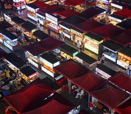 Cina: mercato notturno di Zijing anima economia di Nanchang (3)