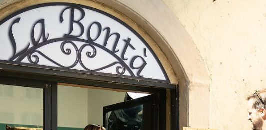 La Mozzarella di Bufala Campana Dop torna in tv: in onda un nuovo spot con testimonial Serena Autieri