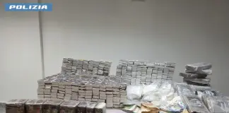 Magazzino con 150 kg di droga in appartamento, due arresti a Roma