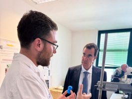 Adm, Alesse a Livorno in visita al porto e al laboratorio chimico