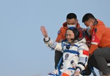 Cina: atterrata capsula di rientro Shenzhou-22, astronauti in buone condizioni