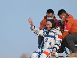 Cina: atterrata capsula di rientro Shenzhou-22, astronauti in buone condizioni