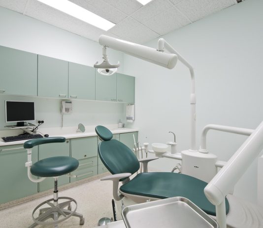 Come prendersi cura dei propri impianti dentali studio dentistico