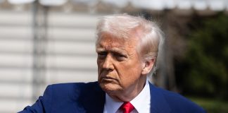Iran, Trump “Negoziate le linee generali di un accordo. Lo Stretto di Hormuz verrà riaperto”