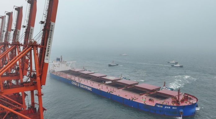 Cina: Hebei, nave con carico da 400.000 tonnellate attracca al porto di Tangshan (2)