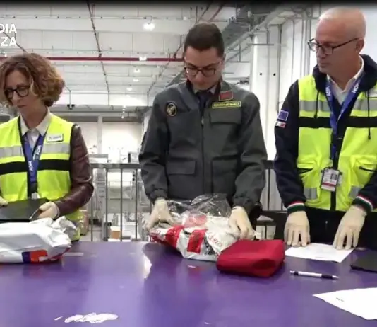 Sequestrati all’Aeroporto di Malpensa 7000 borse e capi di abbigliamento contraffatti per un valore superiore a 2,4 milioni
