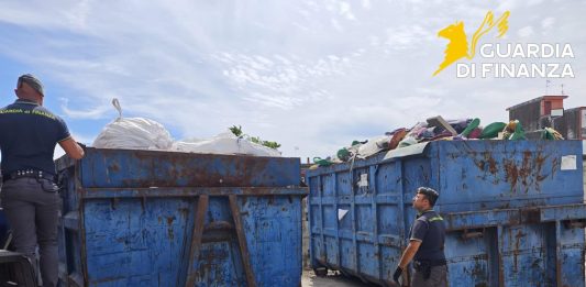 Sequestrate oltre 5,6 tonnellate di rifiuti speciali abbandonati a Casoria, una denuncia