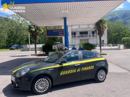 Sfruttamento del lavoro in un distributore di benzina nell’Avellinese, denunciato il titolare