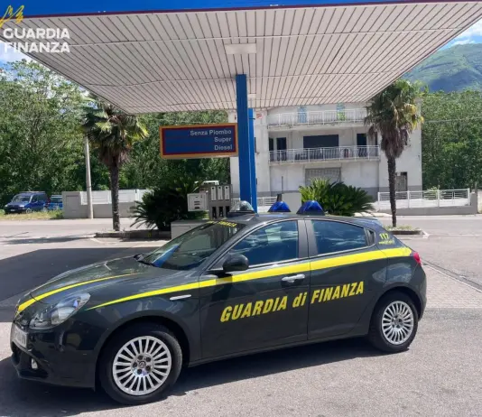 Sfruttamento del lavoro in un distributore di benzina nell’Avellinese, denunciato il titolare
