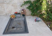 Roma, rubata la lapide della tomba di Gigi Proietti nel cimitero del Verano