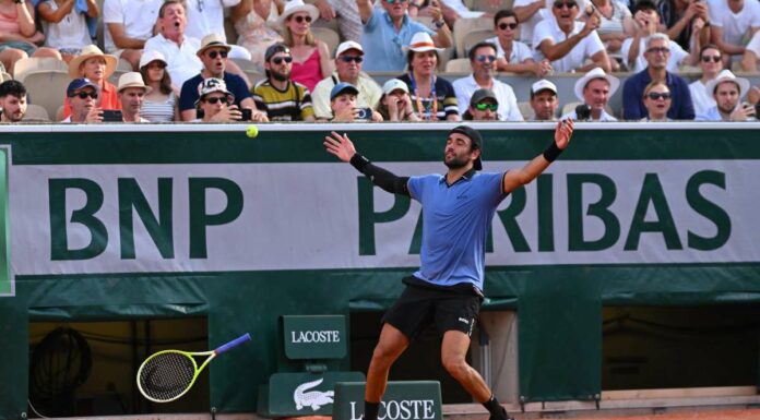 Berrettini vola ai quarti al Roland Garros, Cerundolo battuto in tre set