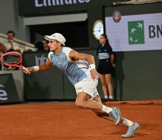 Arnaldi in semifinale con Cobolli a Parigi, Berrettini costretto al ritiro