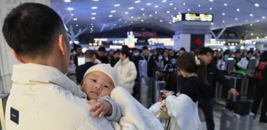 Cina, stanziati 99,9 mld di yuan per sussidi all’infanzia per il 2026
