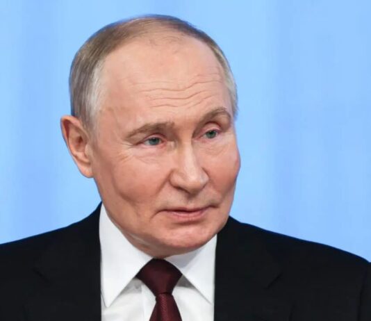 Putin “In Ucraina avanziamo, ma siamo pronti ad una soluzione pacifica”