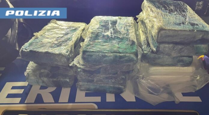 Dalla Spagna alla Sicilia con 13 chili di cocaina in auto, tre arresti