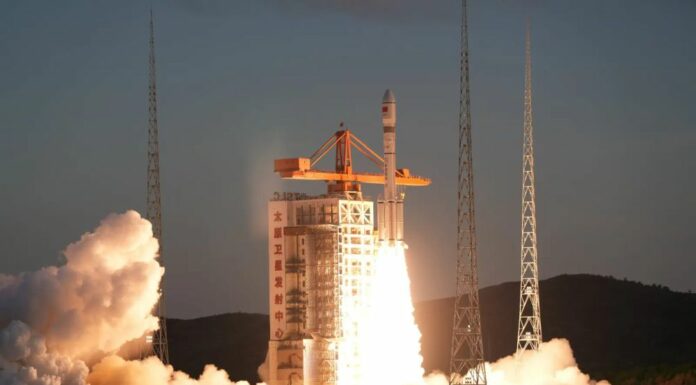 Cina, lanciato un nuovo gruppo di satelliti per la costellazione Spacesail
