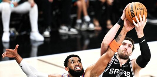 Wemby sbaglia, i Knicks fanno 13 di fila e vanno sul 2-0 alle Finals Nba