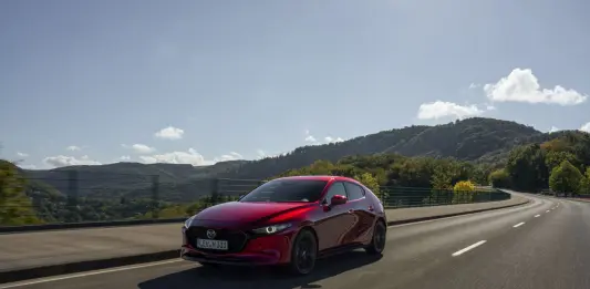 La nuova Mazda3 2027 ancora più sicura, ricca e raffinata
