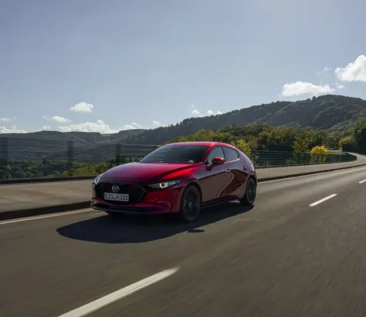 La nuova Mazda3 2027 ancora più sicura, ricca e raffinata