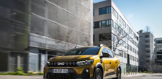 Dacia Sandero, design moderno che conquista gli automobilsiti italiani