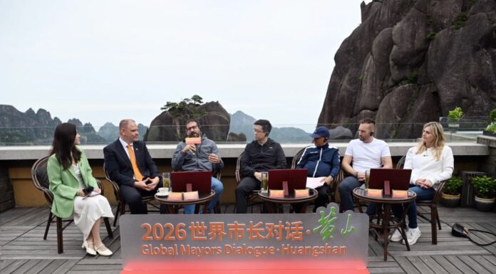 Cina, un sindaco italiano parla di tradizioni e innovazione a Huangshan