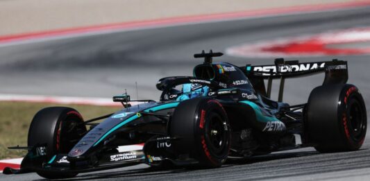 Russell in pole su Hamilton e Antonelli a Barcellona, Leclerc 10°
