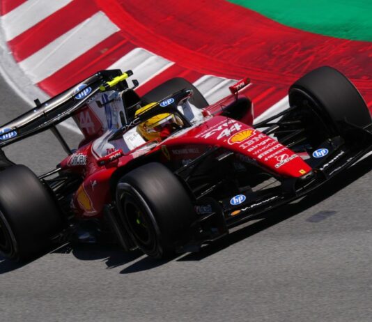 Trionfo Ferrari a Barcellona: vince Hamilton su Russell, Antonelli e Leclerc out