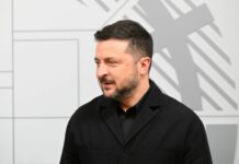Zelensky “Sentito Trump per auguri, abbiamo discusso di pace”