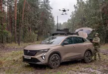 Renault e Thales presentanto 4TROOP, prototipo veicolo tattico per le forze armate