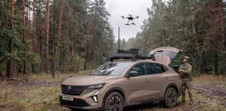 Renault e Thales presentanto 4TROOP, prototipo veicolo tattico per le forze armate