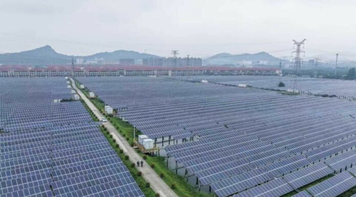 Cina, un piano triennale contro consumo energetico ed emissioni CO2