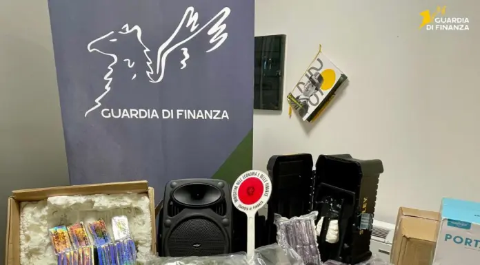Droga dalla Spagna tra cassa acustica e attrezzi, sequestro per 6 kg a Genova