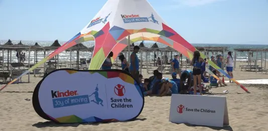 Sport e inclusione a Marina di Grosseto con Ferrero, Save the Children e Sensini