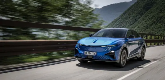 Aperti gli ordini della Alpine A390 GTS, sport fastback da 470 cv