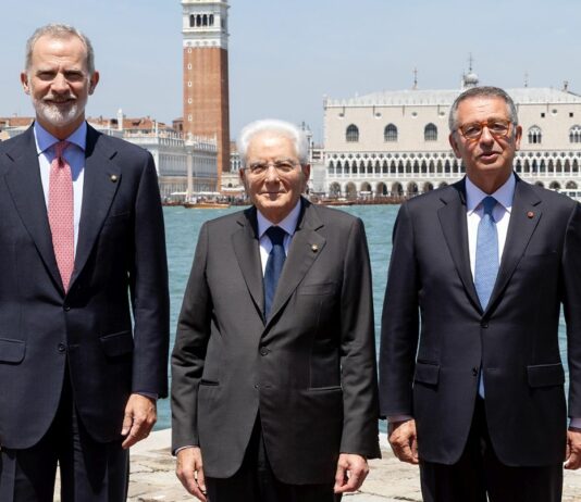 IA, Mattarella “Pochissimi privati travolgono ogni regola, l’Ue agisca”