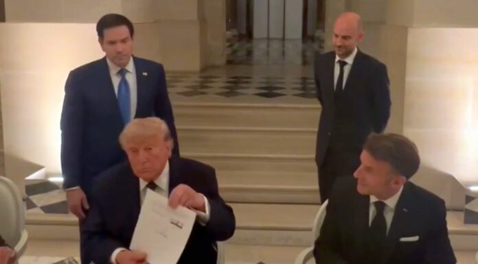 Trump firma l’accordo, Teheran conferma. Hormuz riaperto subito