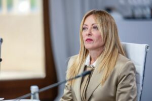 Meloni a Trump “Attacchi insensati. La mia popolarità non ti riguarda”