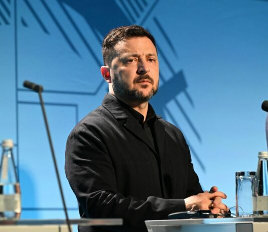 Ucraina, Zelensky “La Russia si prepara a lanciare un attacco massiccio”