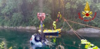 Auto finisce in un canale nel milanese, 3 morti