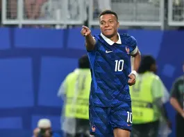 Tra pioggia e fulmini la Francia batte l’Iraq 3-0