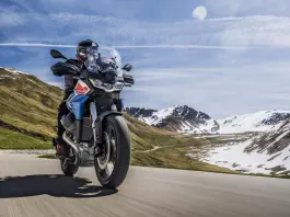 Test ride gratuiti Aprilia e Moto Guzzi sulle strade alpine al Sestriere