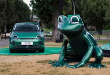 Renault Twingo E-Tech Electric accende l’estate romana con House of Frog