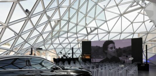 La nuova Mercedes Classe S debutta sotto il cielo della Città Eterna