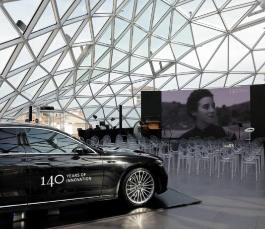 La nuova Mercedes Classe S debutta sotto il cielo della Città Eterna