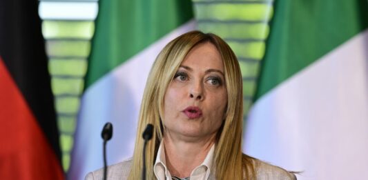 Meloni “Occidente civiltà costruita attorno alla democrazia e al diritto”