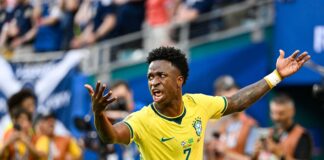 Vinicius trascina il Brasile al primo posto nel girone C, 3-0 alla Scozia